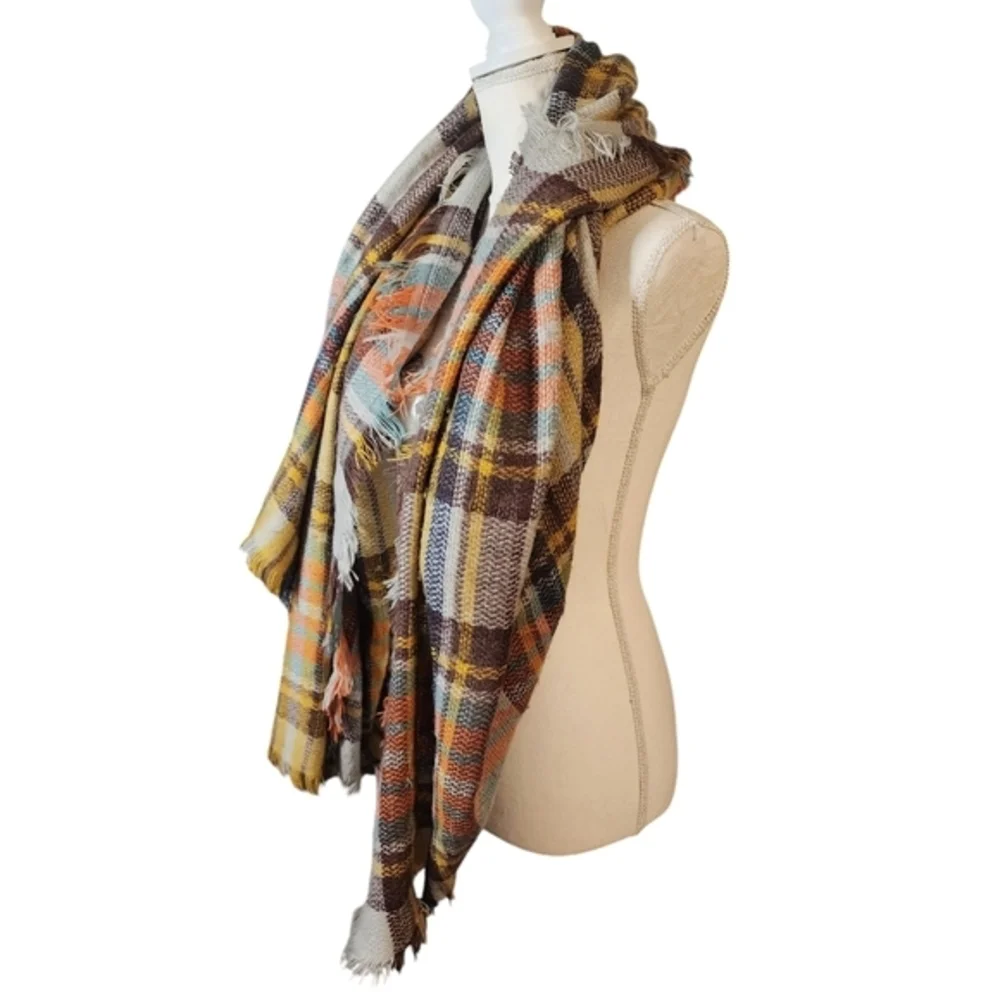 Plaid‎ neutral blanket scarf